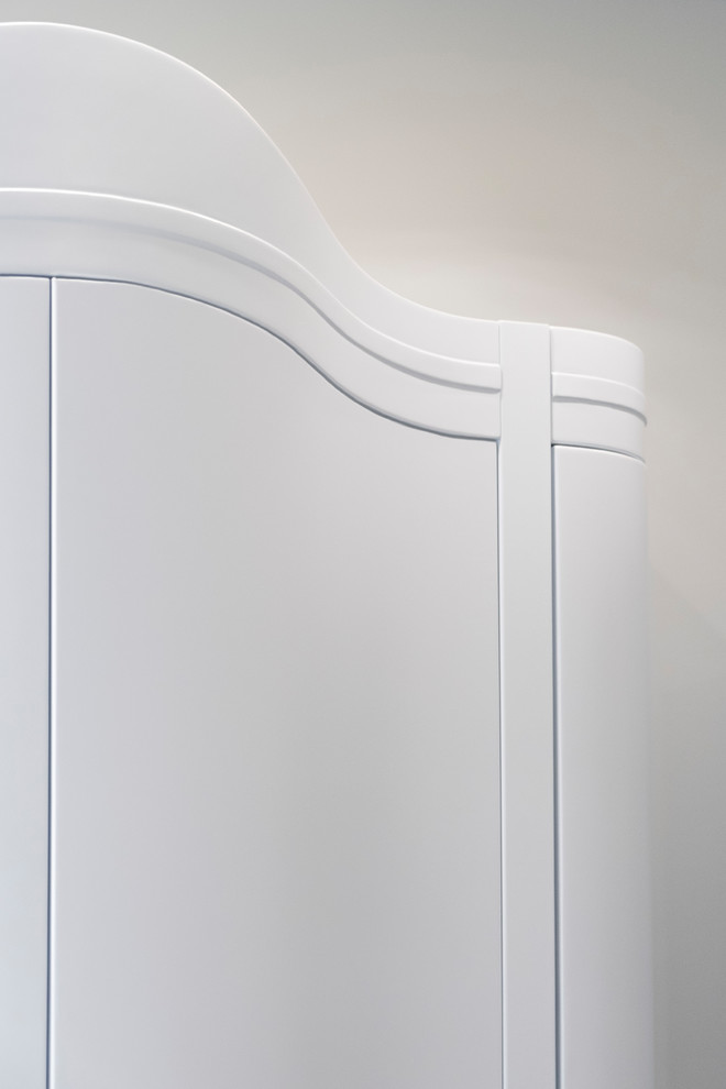 Обложка проекта: Шкаф в детской комнате