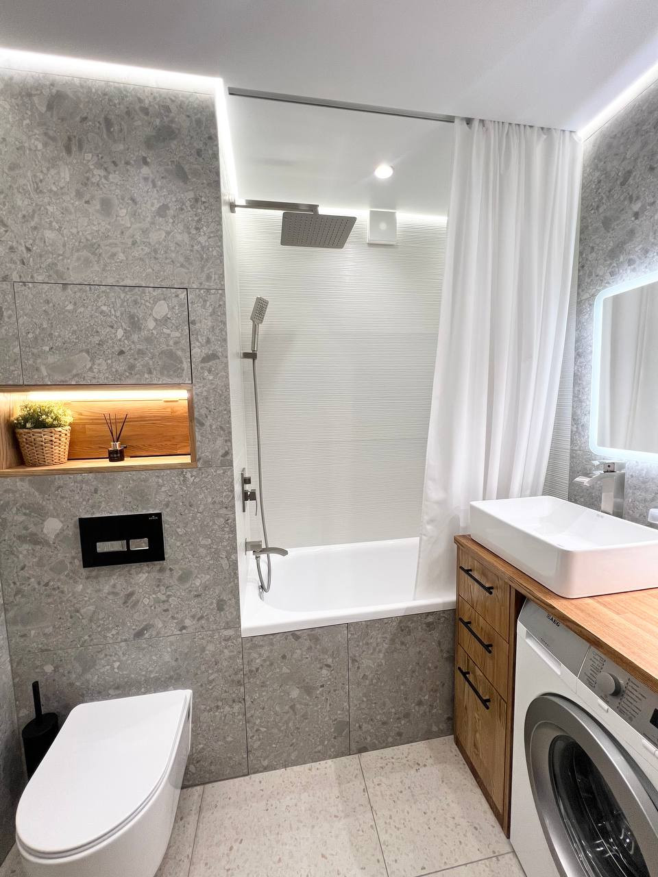 Современная ванная в серо-бежевой палитре