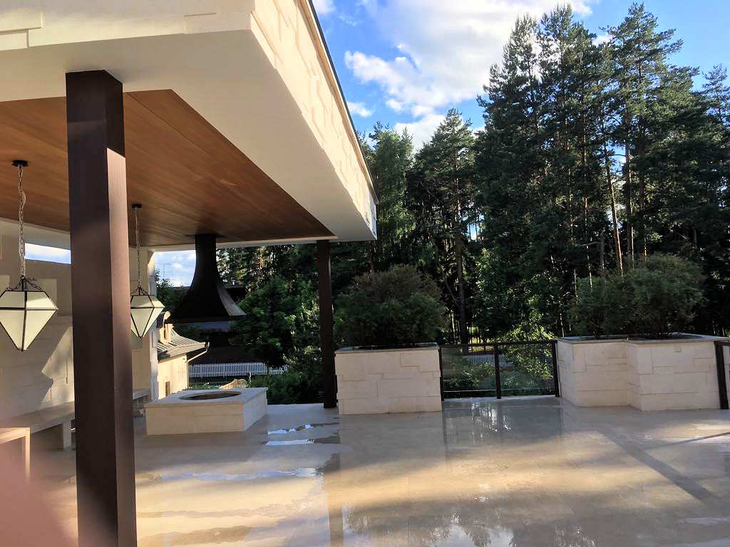 Навесы в поселке Бенилюкс