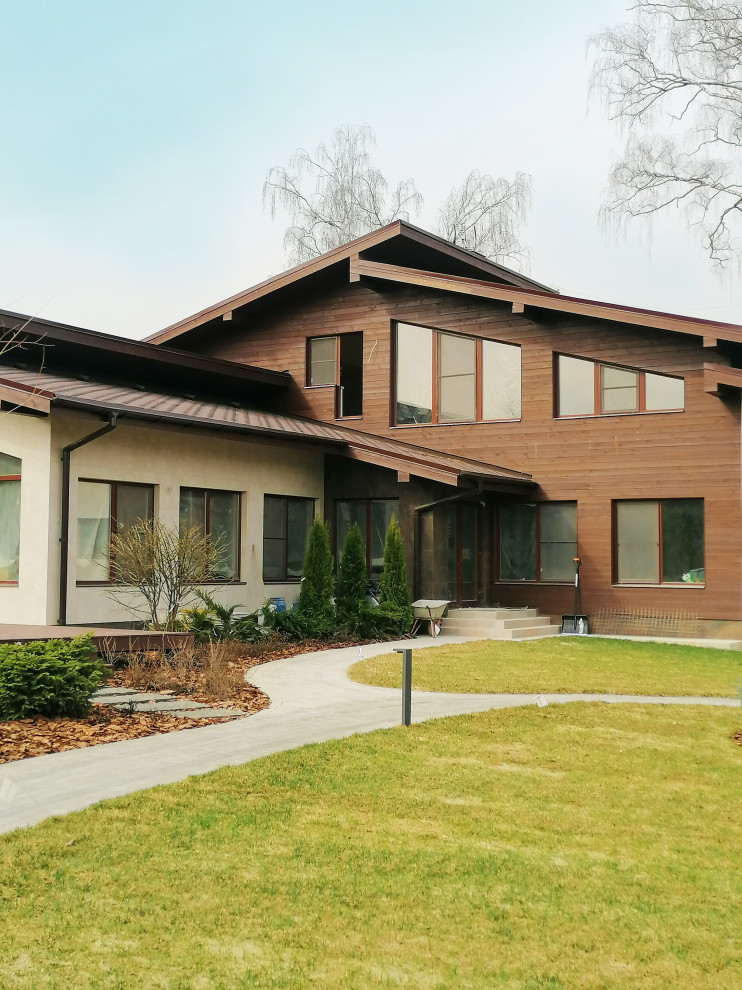 Проект малого дома с бассейном