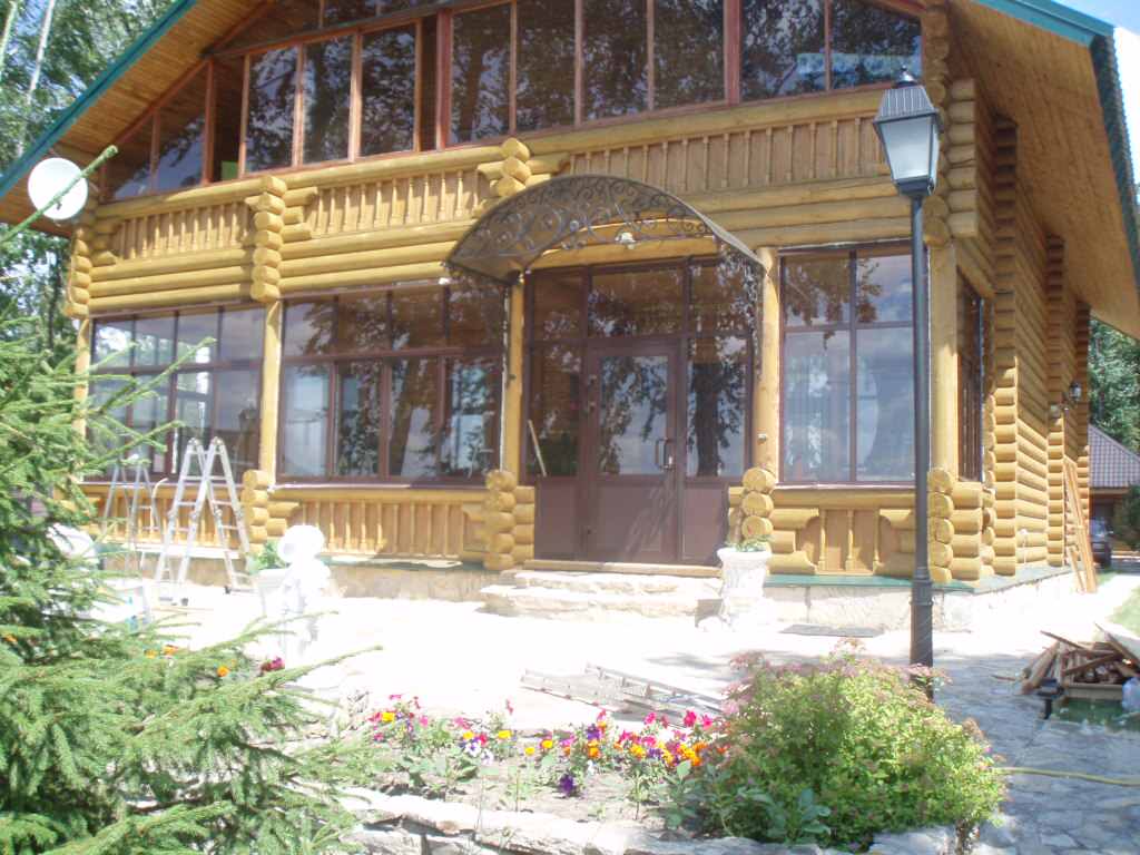 Обложка проекта: Двухэтажный дом из бревна с большими окнами