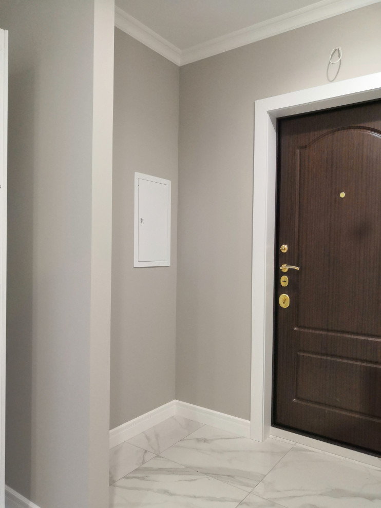 Шкафы в прихожую в ниши