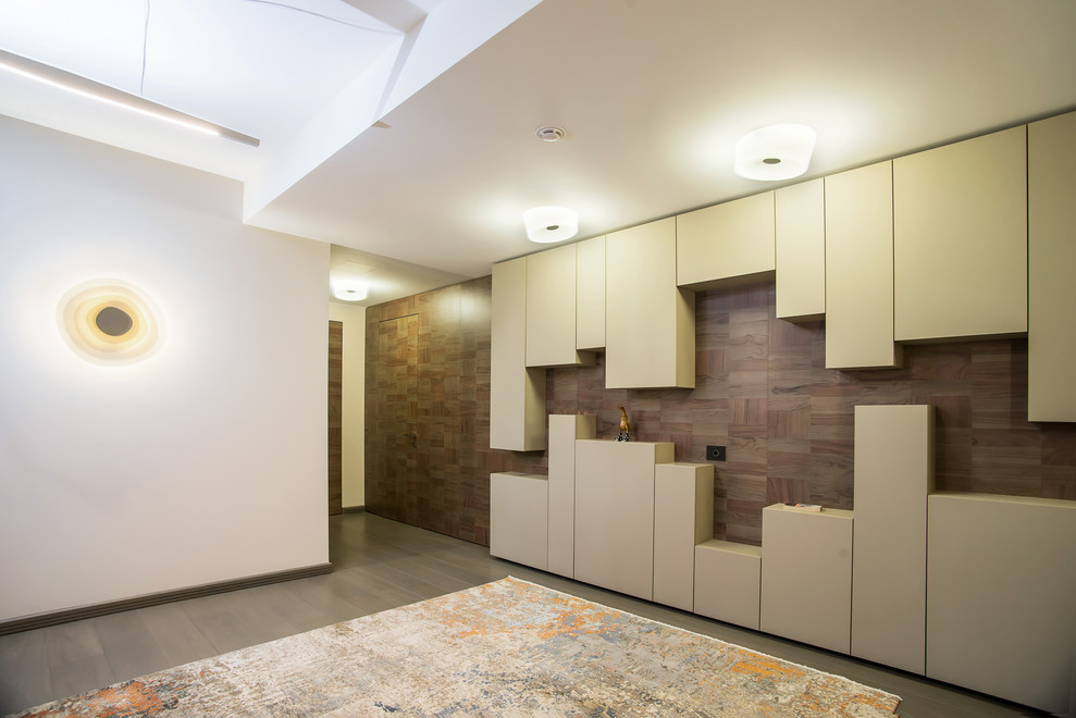 Межэтажный холл у лифта