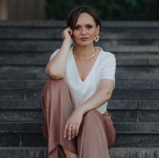 Анастасия Комиссарова