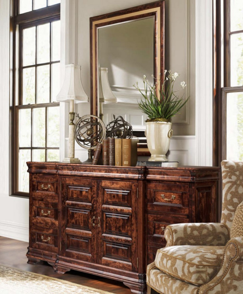 Комод из коллекции Noble