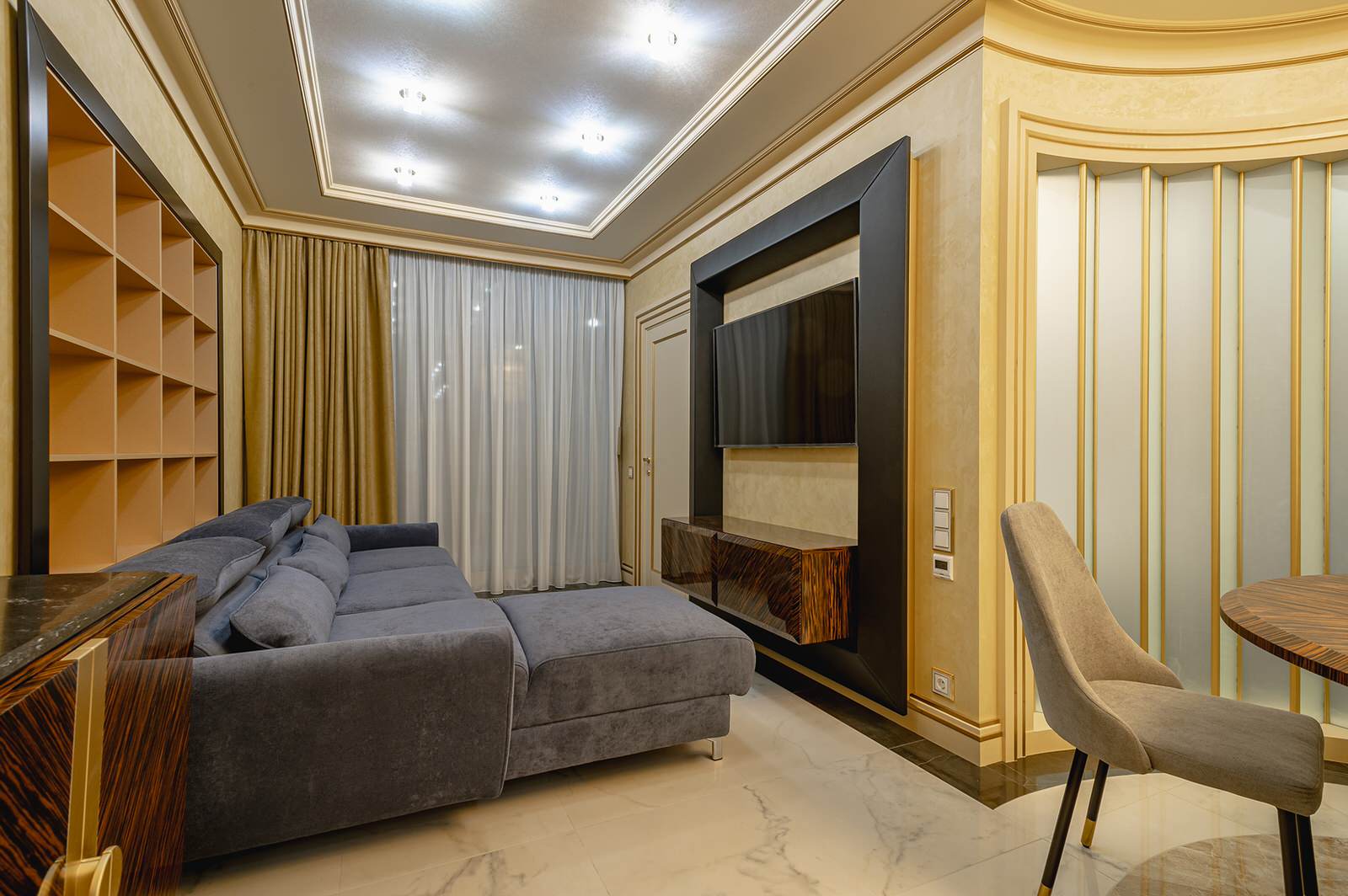 ЖК ЗАЗЕРКАЛЬЕ 407