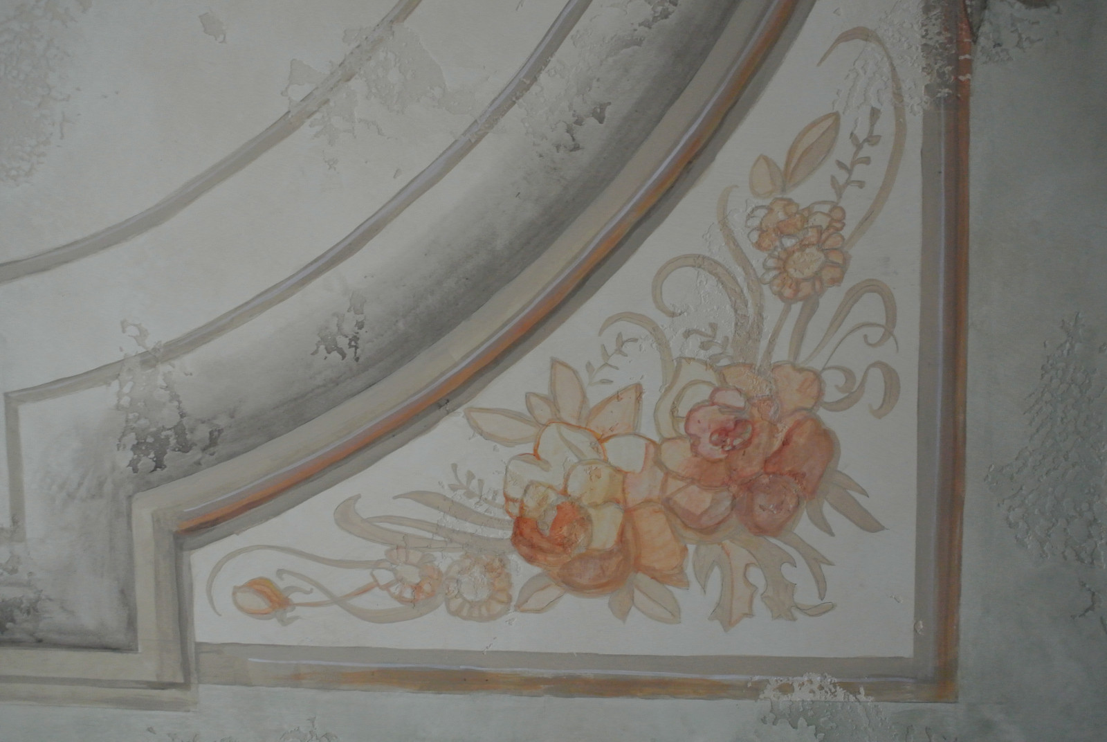 роспись в изголовье кровати