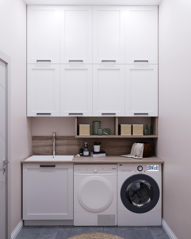 Квартира с тремя спальнями,  площадью 144 м 2