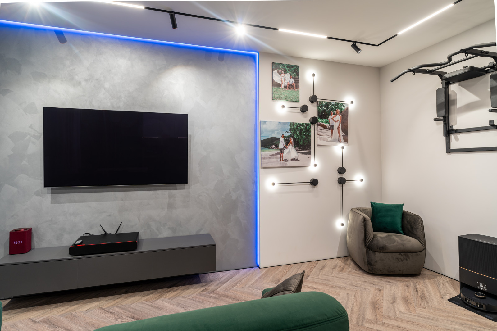 Дизайнерский интерьер московской квартиры 64 м2 ""