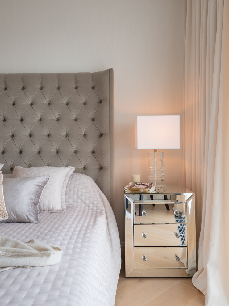 Классический интерьер в светлых тонах ЖК "Камелия"