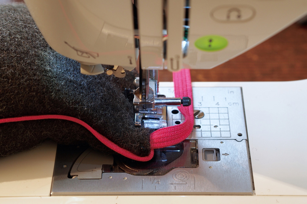 DIY: Делаем дверной валик — защиту от сквозняка