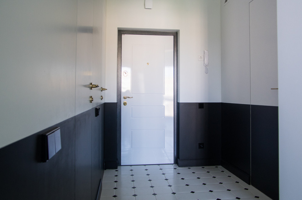 Черный, белый, золотой.