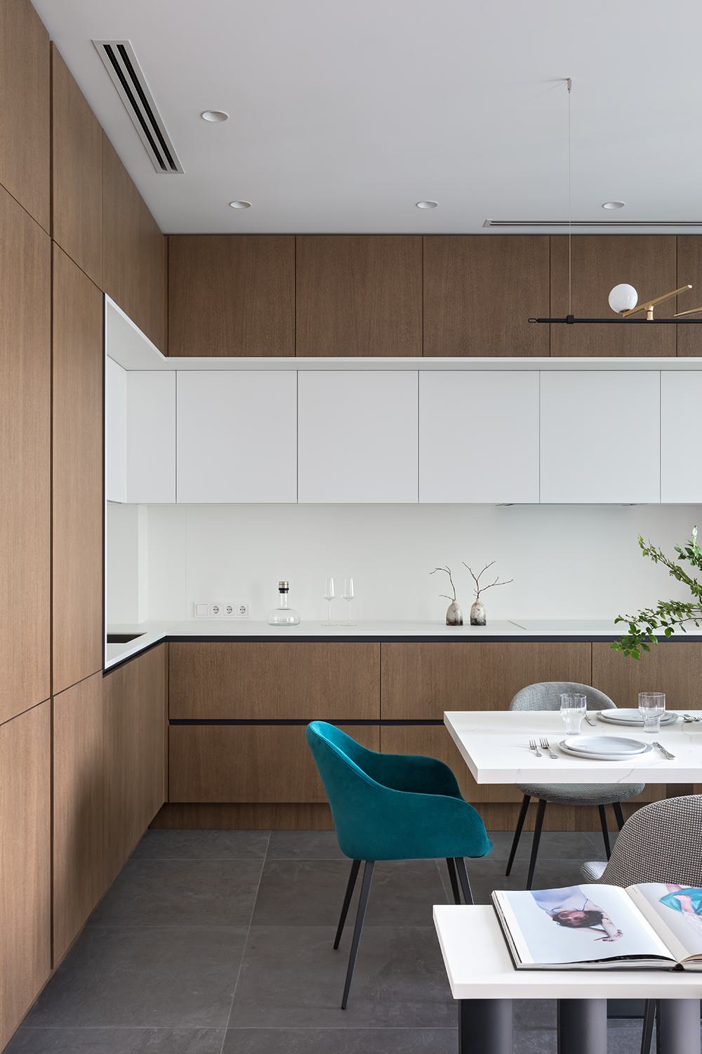 Обложка проекта: EAST DOWN