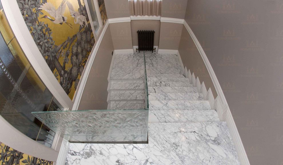 Лестница из мрамора