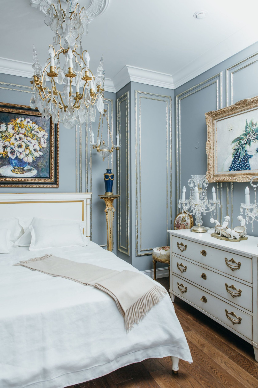 Салон предметов интерьера и антиквариата в Москве