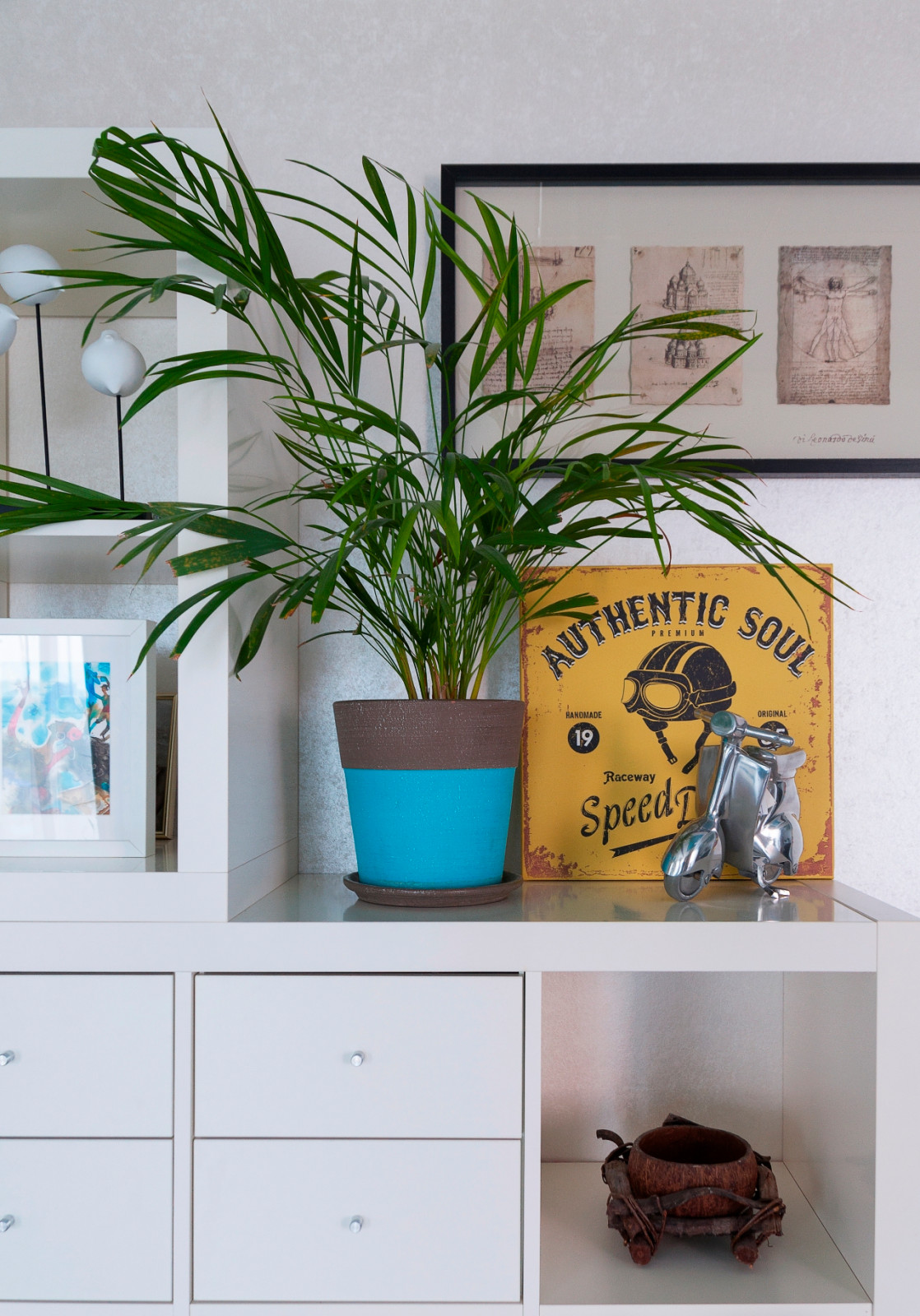 Бирюзовые акценты. Интерьерная фотосъемка квартиры-студии.