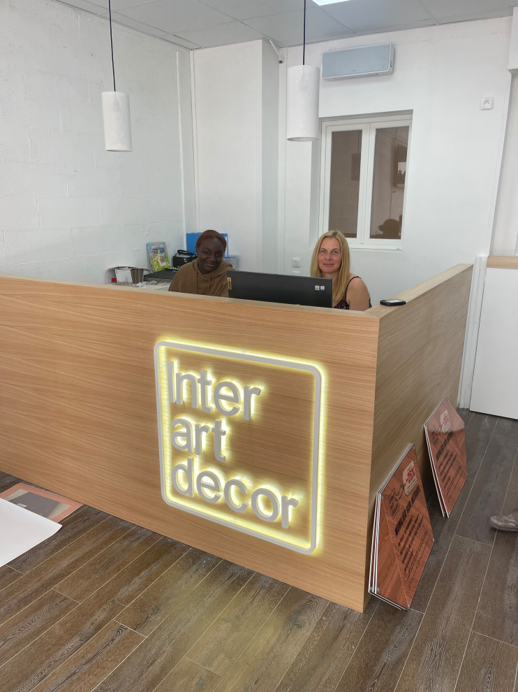 Обложка проекта: Pour notre showroom mobilier sur mesure . Nous recherchons un vendeur concepteur