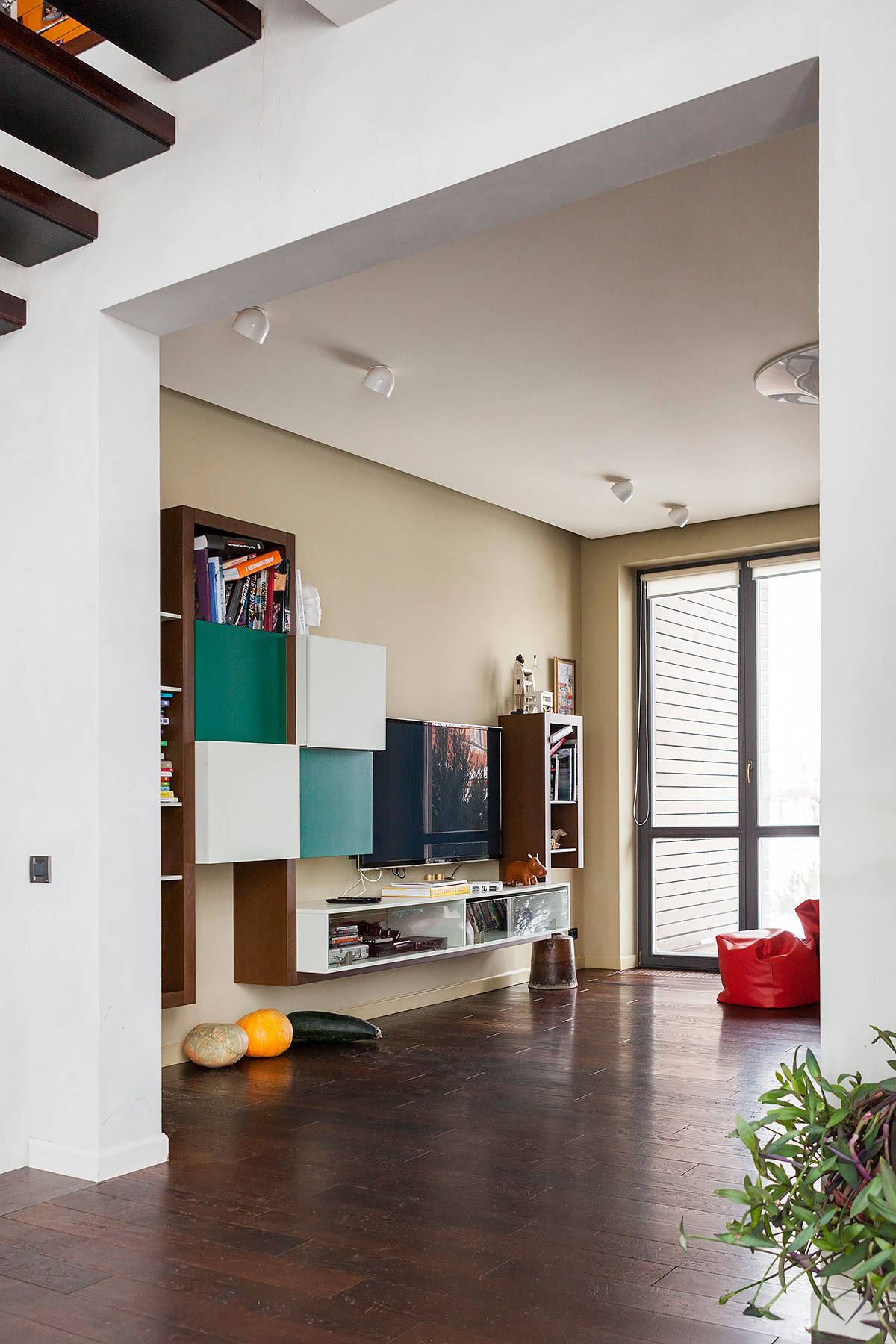 В гостях: Дерево в облаках — посреди загородного дома