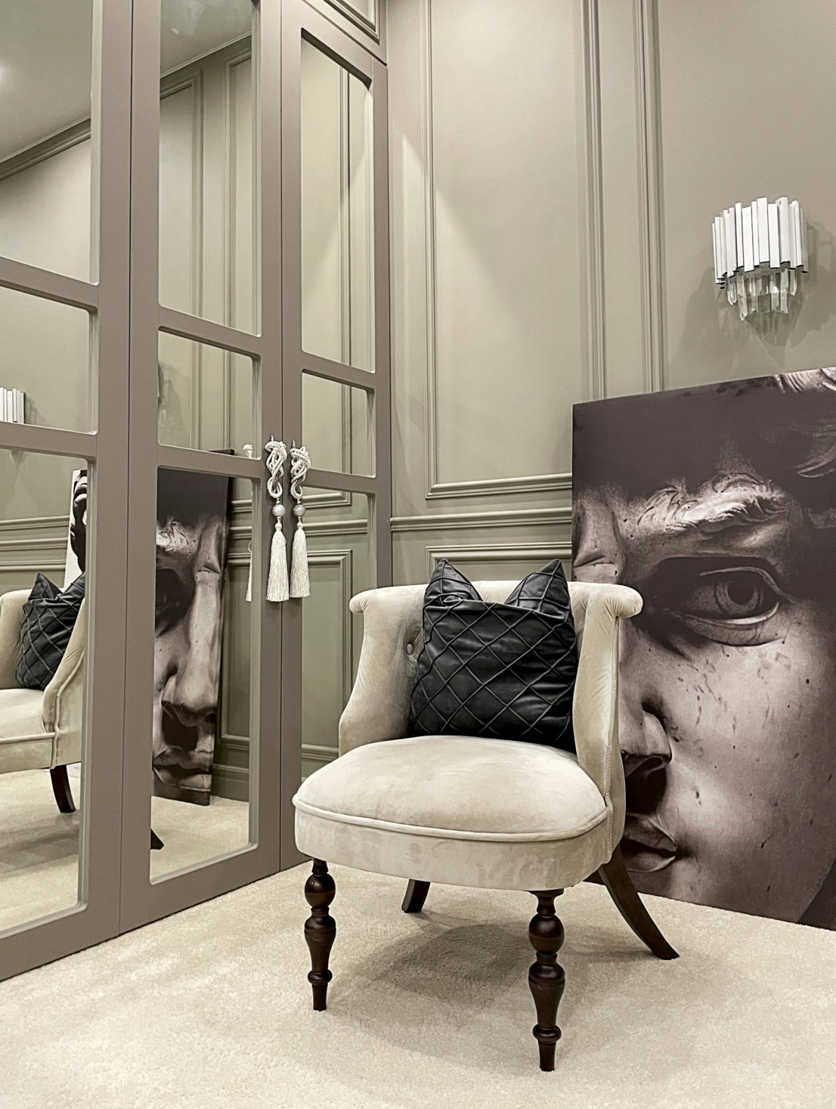 Обложка проекта: Интерьер в серых тонах