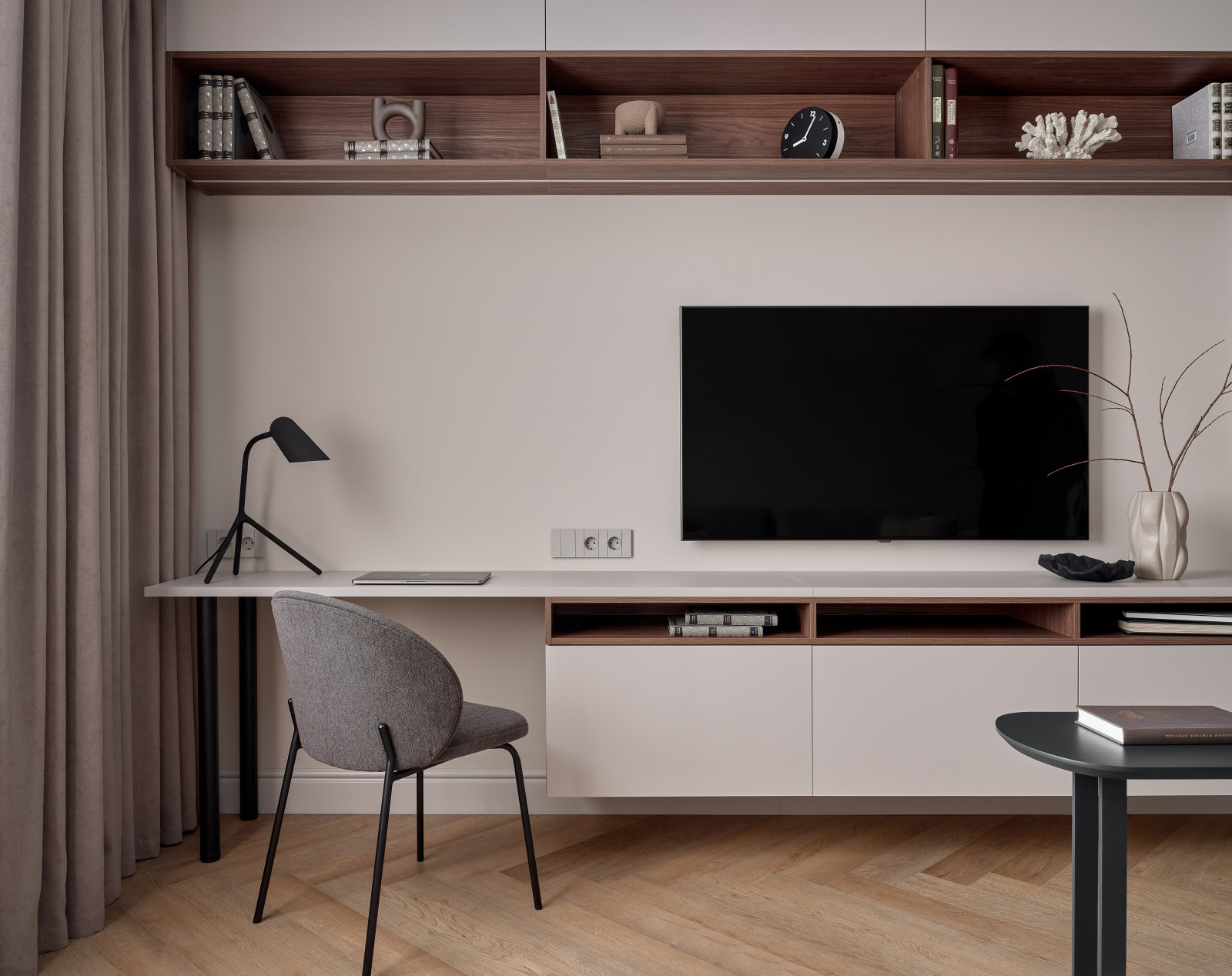 Стильный монохром - трехкомнатная квартира