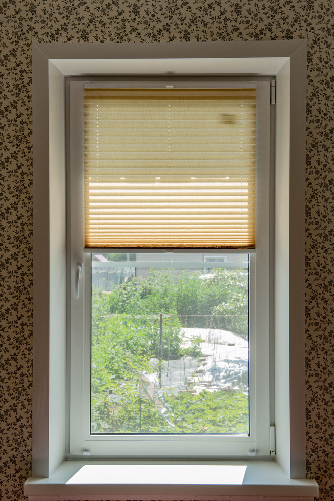 Плиссе на окно в коттедж