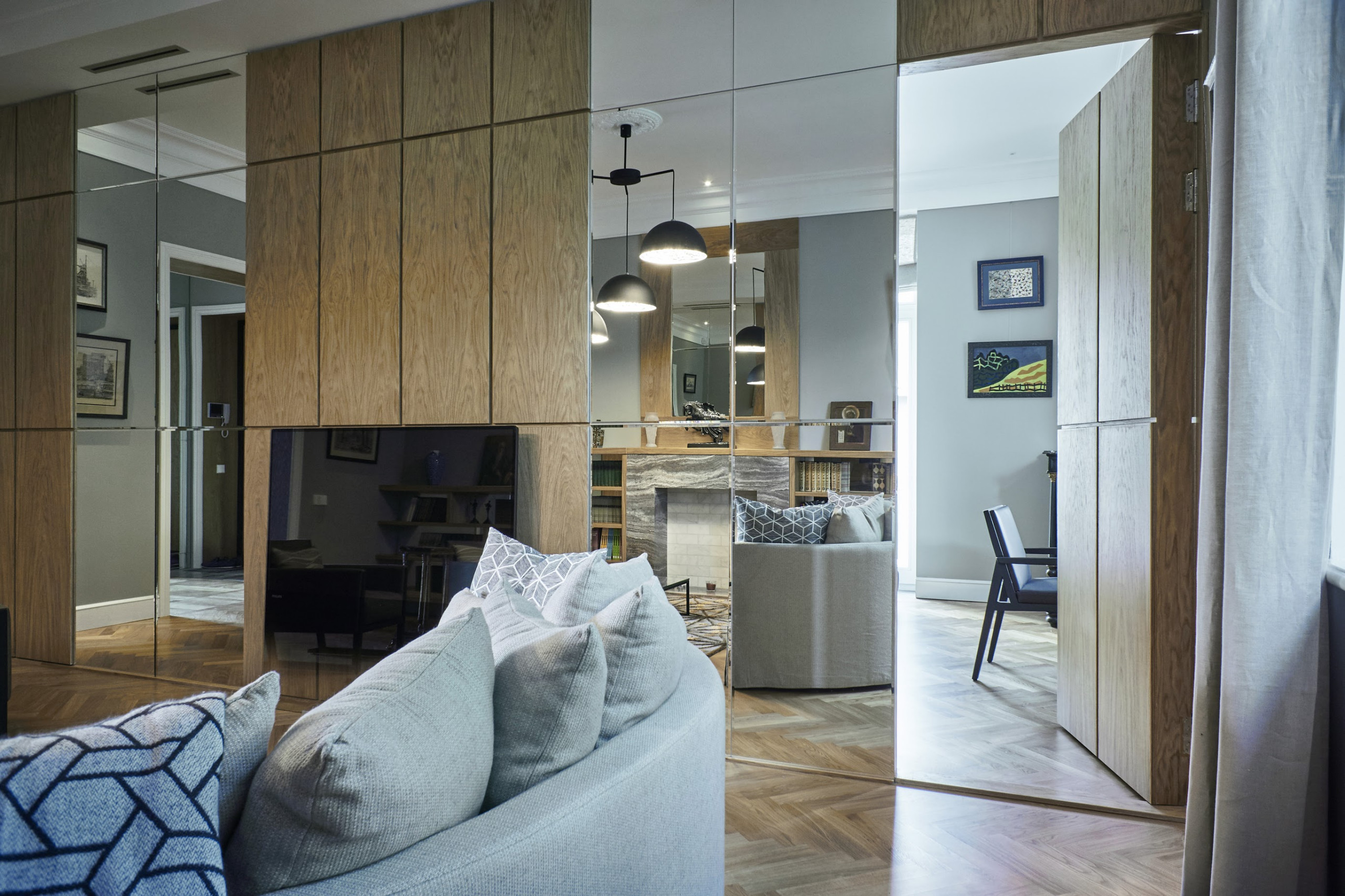 Houzz тур: Интерьер с коллекцией живописи в доме по проекту Жолтовского