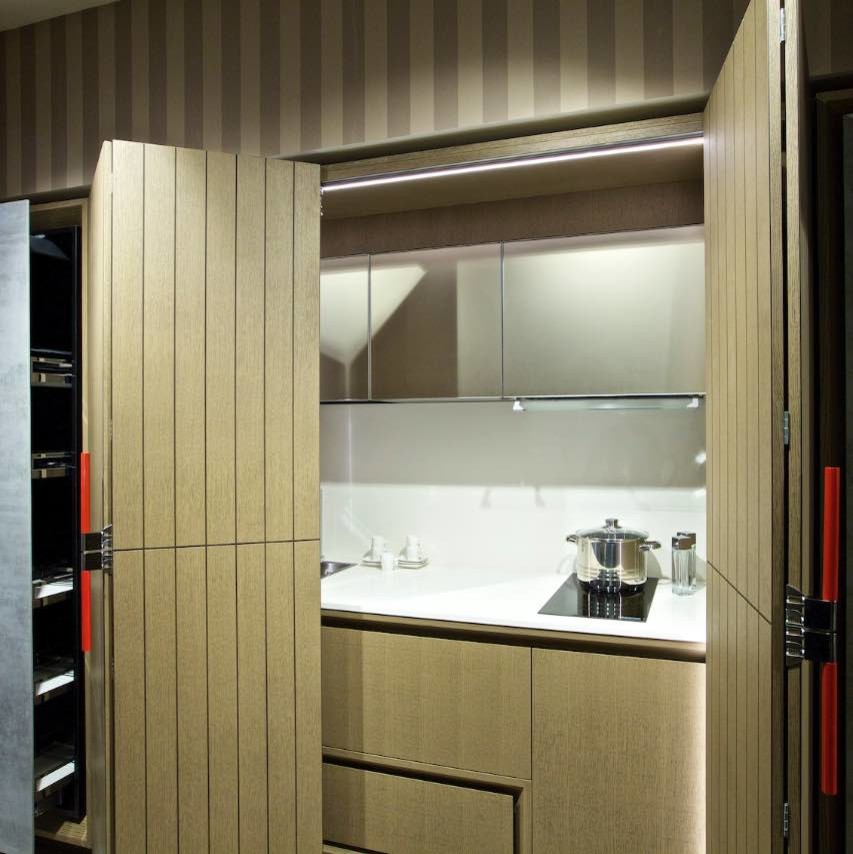 Обложка проекта: Кухня «Квадра» - сочетание классических и нетрадиционных форм.