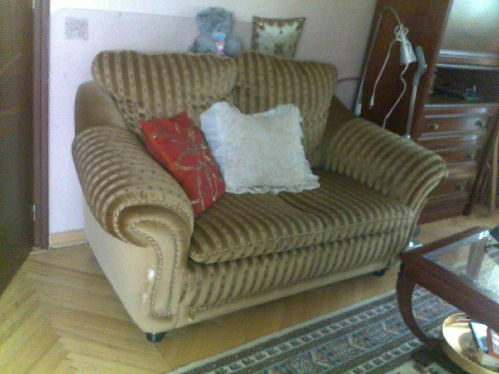 Переобивка диванов, декор окон