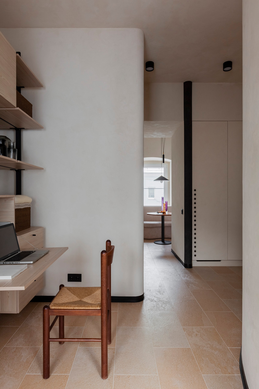 Добрая квартира - интерьер 49м² в доме XIX века