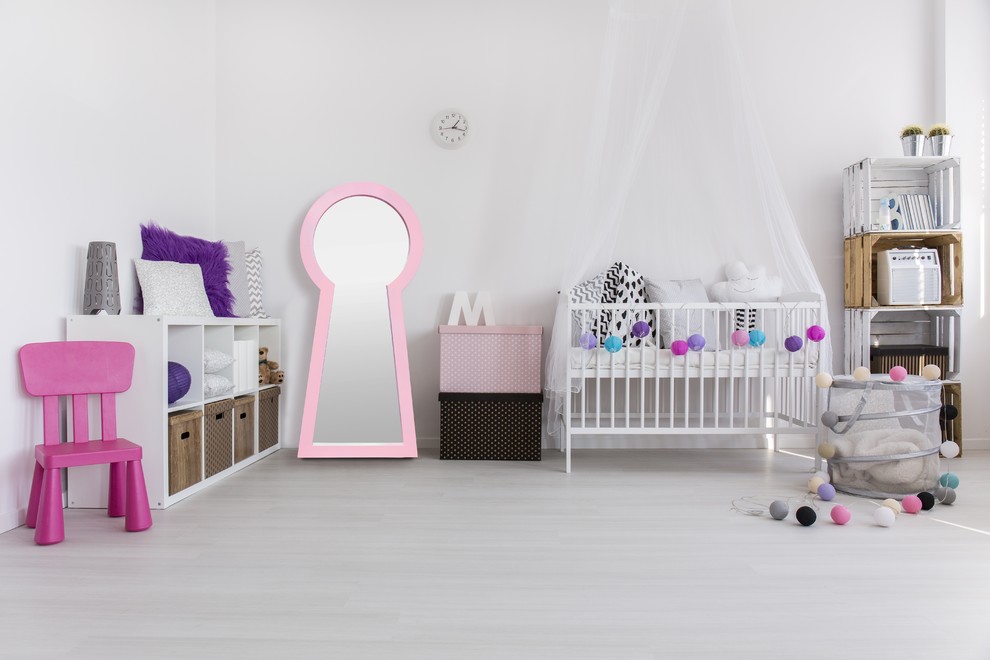 Зеркало Замочная Скважина в интерьере детской комнаты