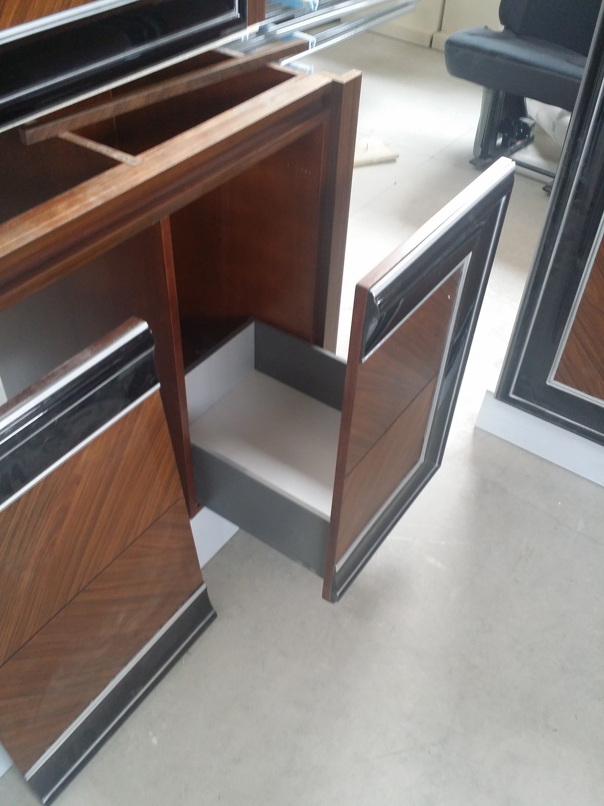 Квартира в темных тонах