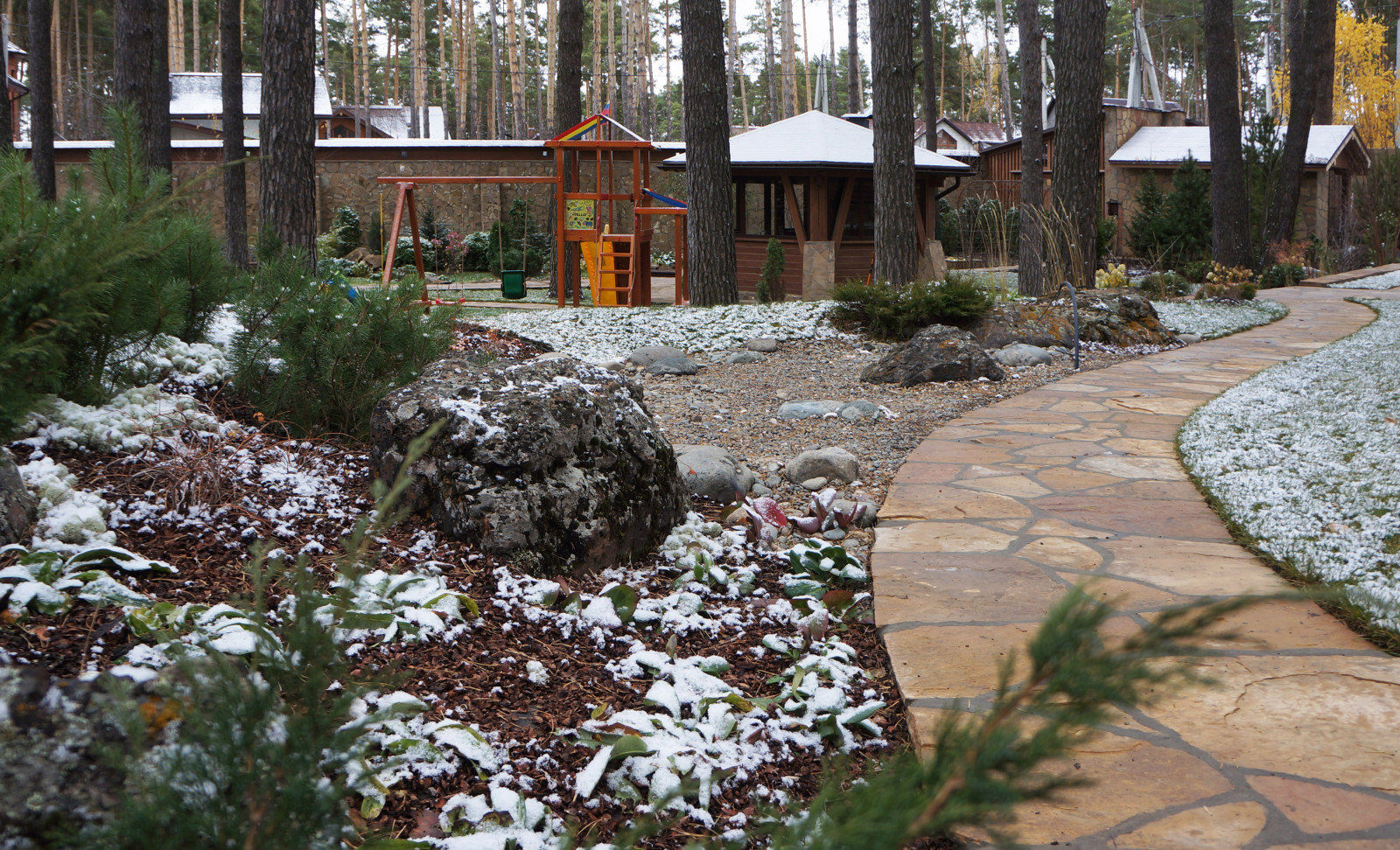 Просторный сад