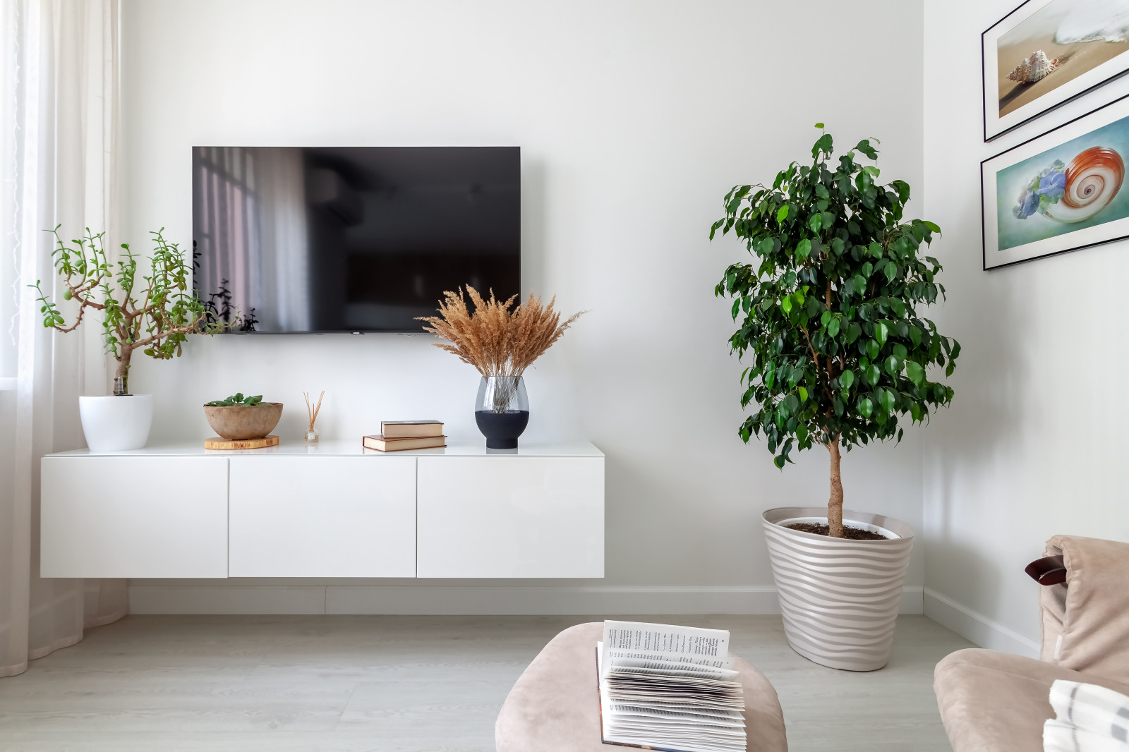 Воздушная квартира с яркими акцентами