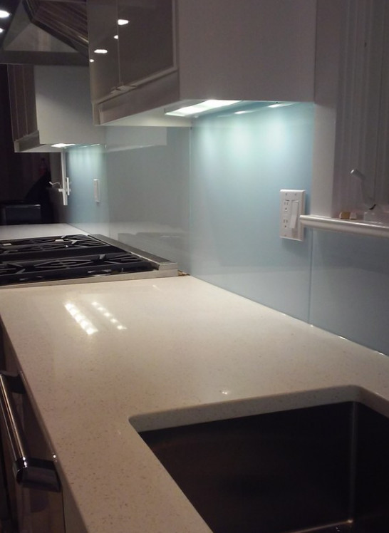 Kitchen backsplash (light blue)