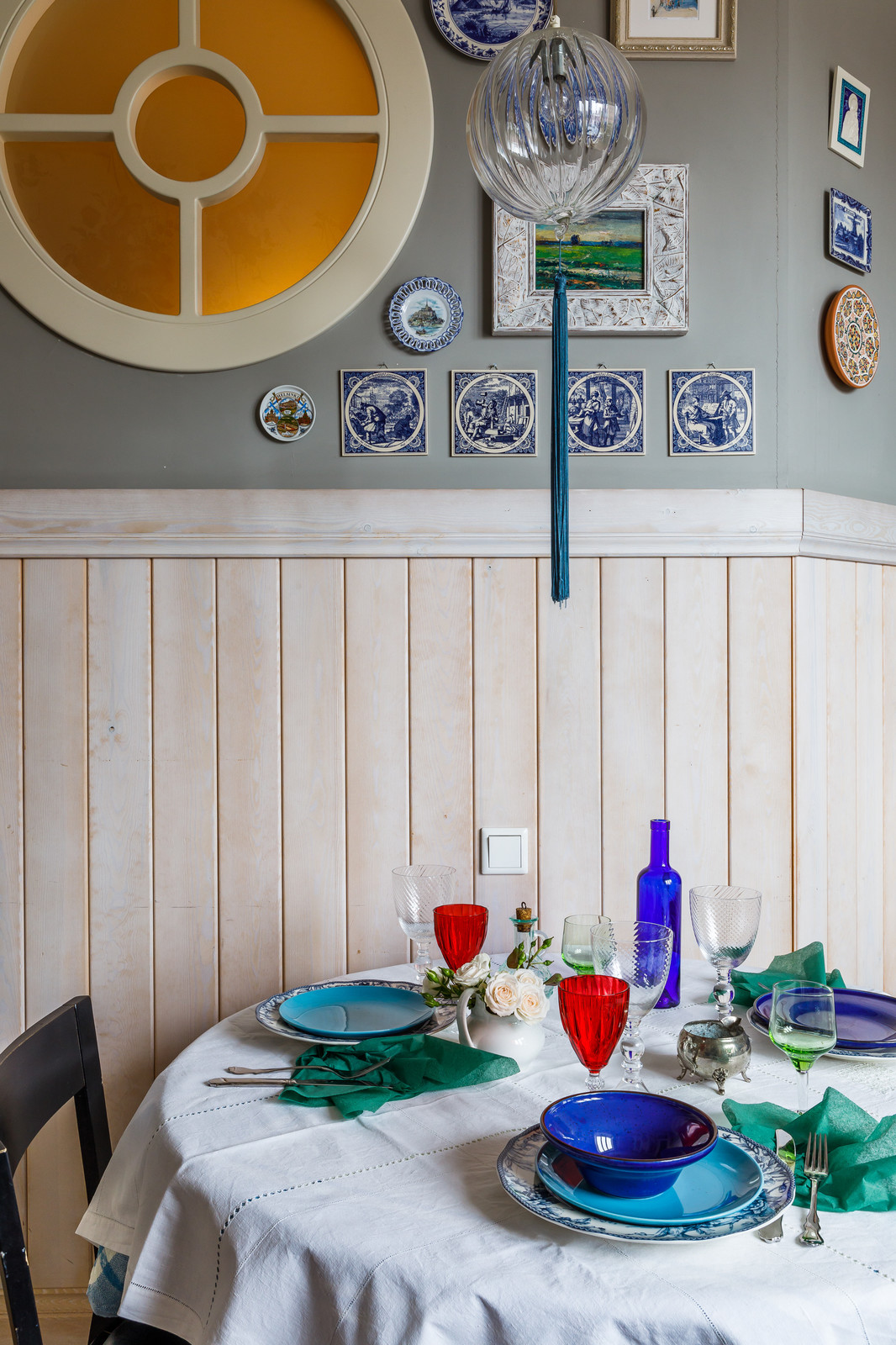 Кухня в видовой квартире в центре Краснодара