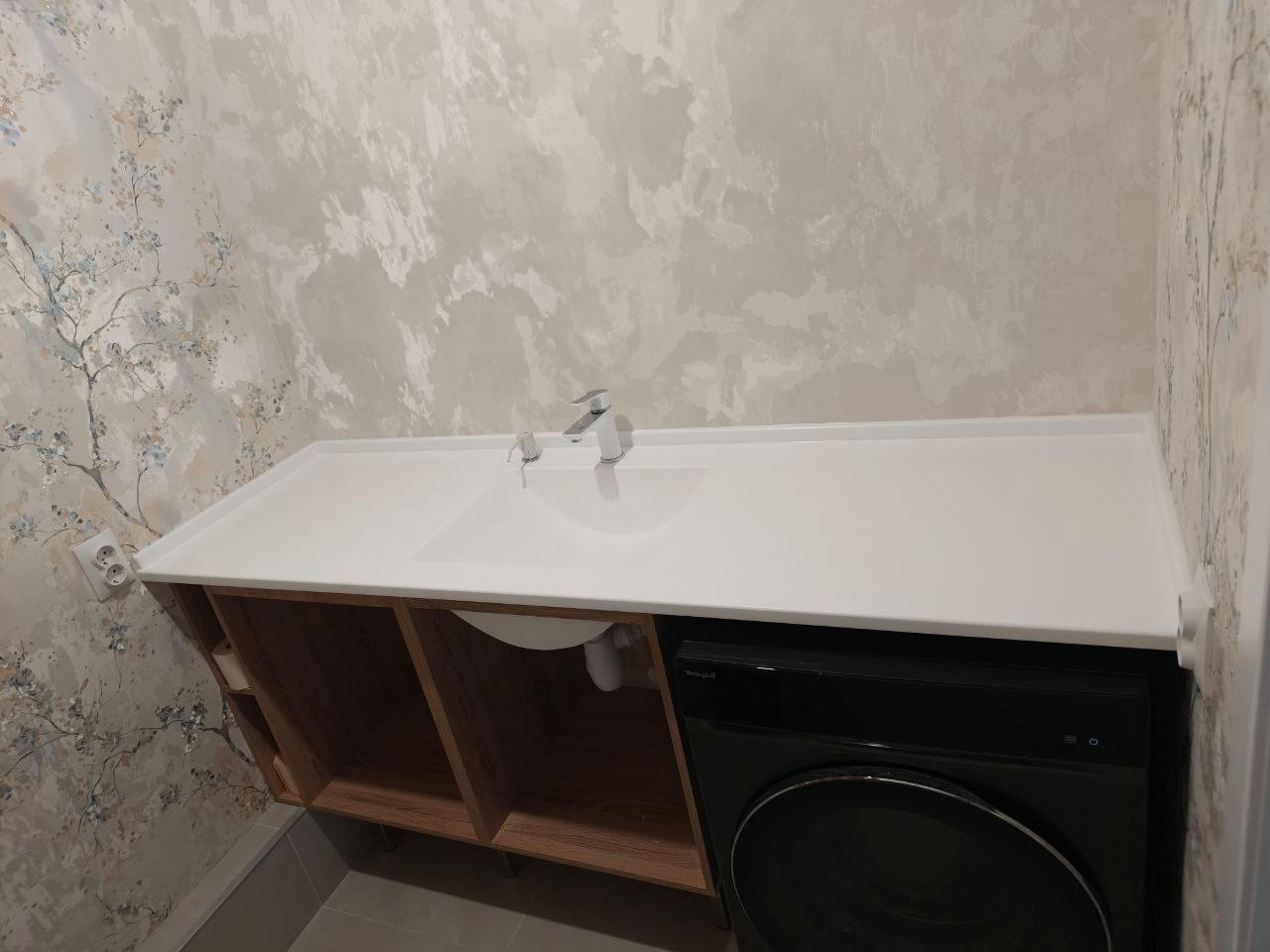 Обложка проекта: Акриловая столешница и мойка в ванную комнату