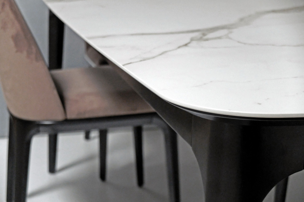 Обеденный стол