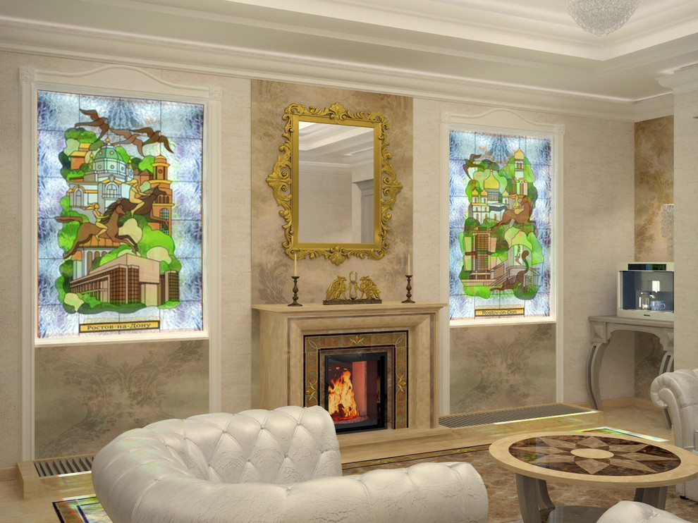 Главный холл гостиницы с витражами