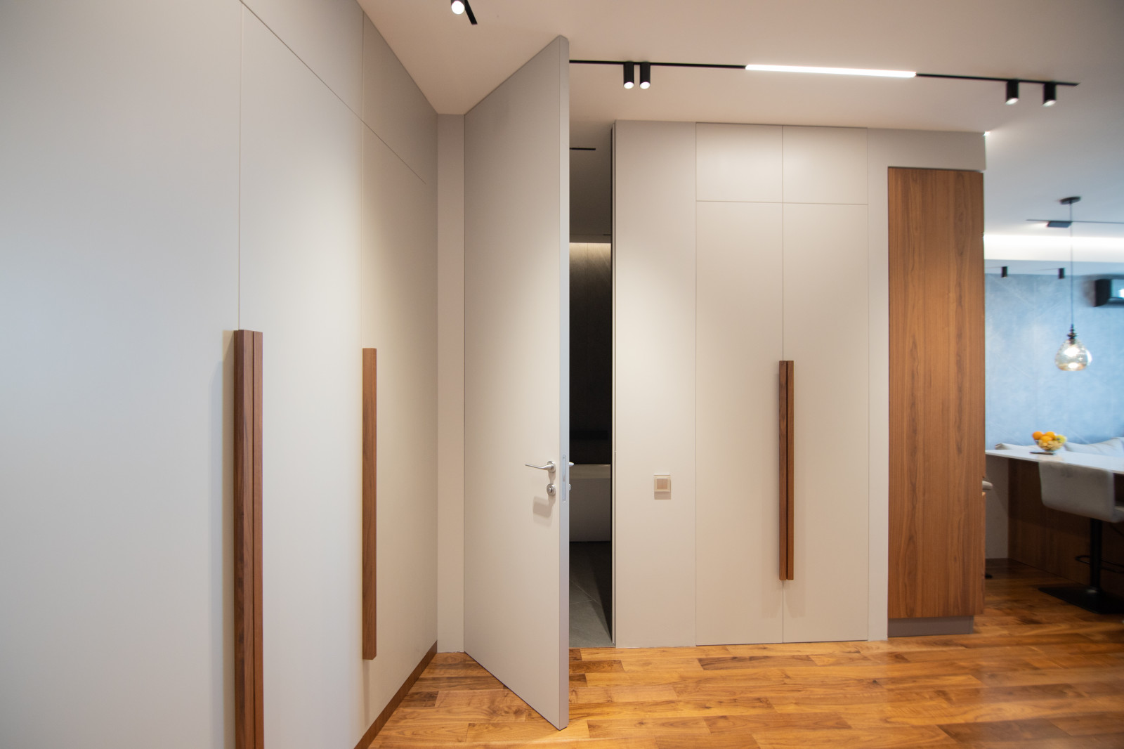 Мебель в прихожую в современном стиле