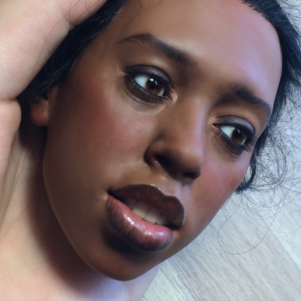 Хороший вопрос: Что такое «интерьерные куклы» и кто их покупает