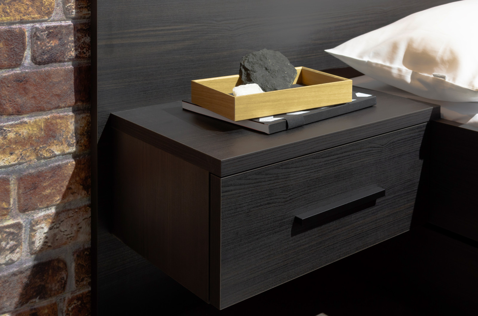 Прикроватная подвесная тумба raumplus