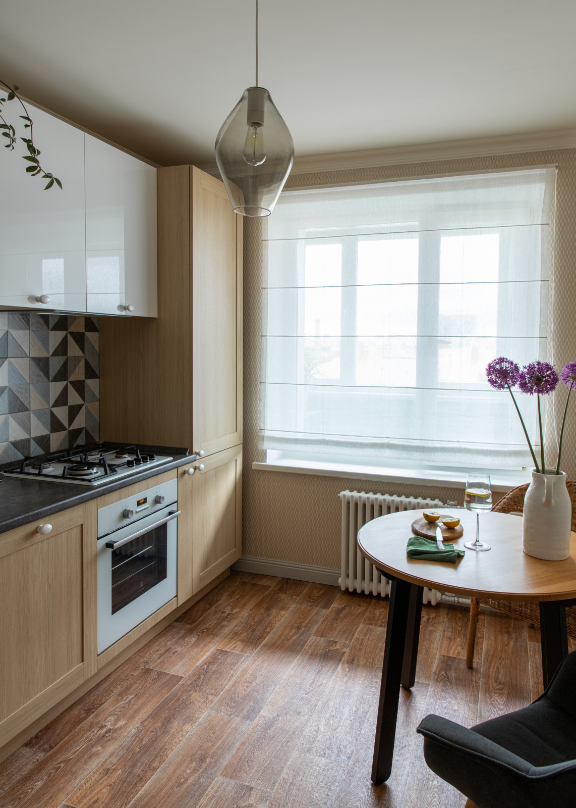 В гостях: Квартира с антикварным буфетом и быстрым ремонтом