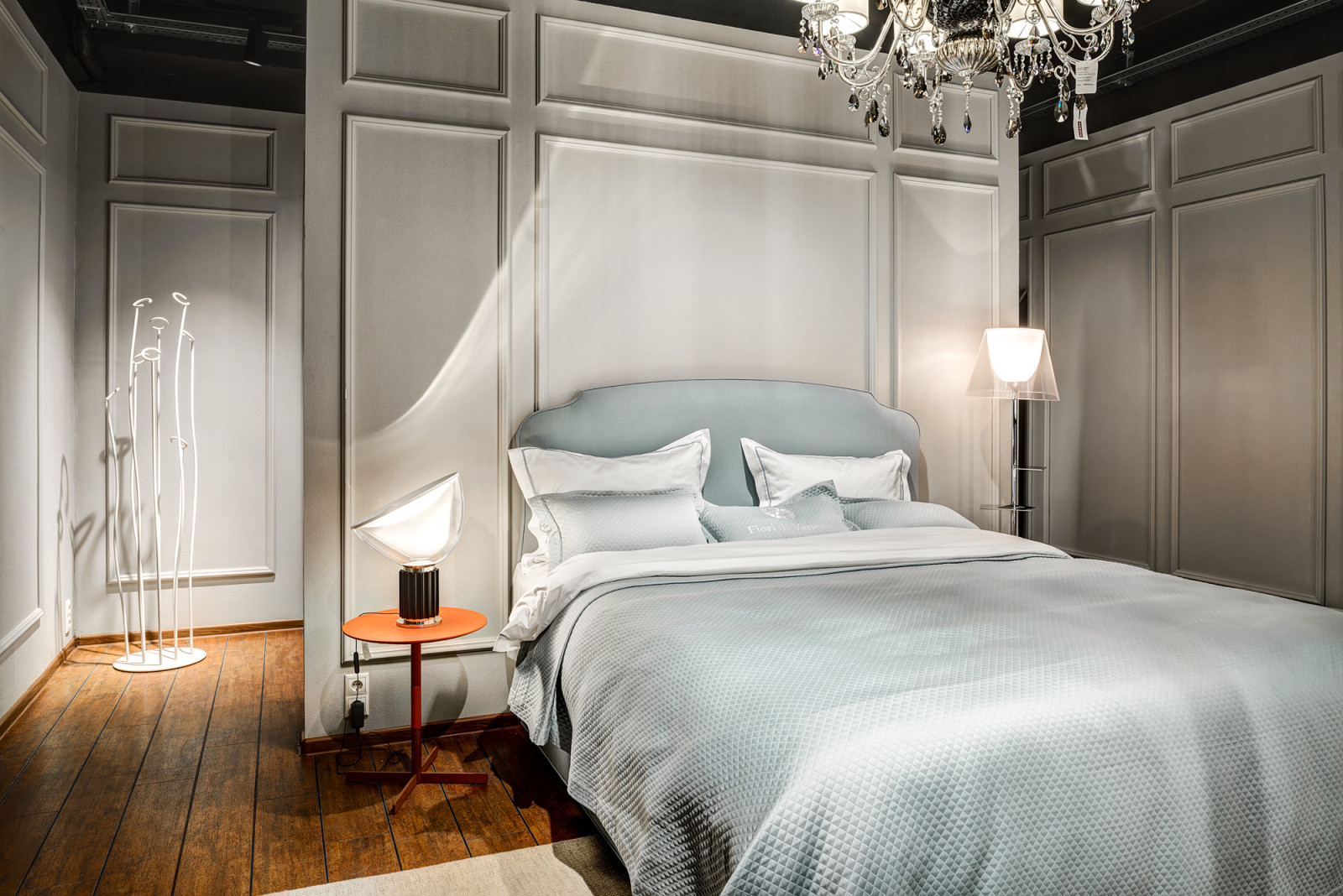 Обложка альбома: Наше бельё в шоуруме магазина Стелс