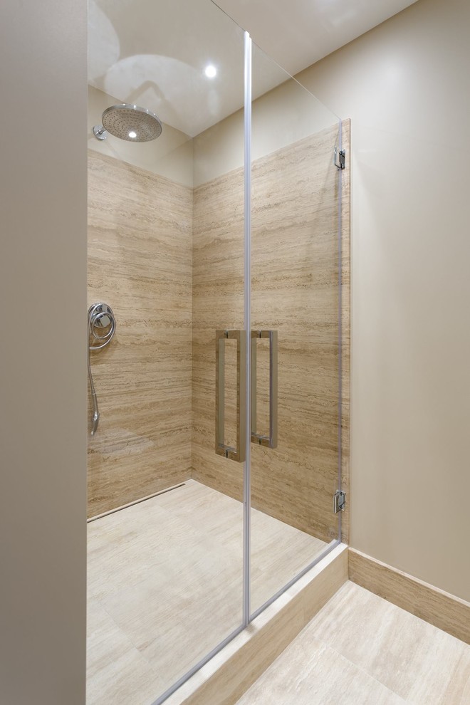 Стеклянные двери  в душевую