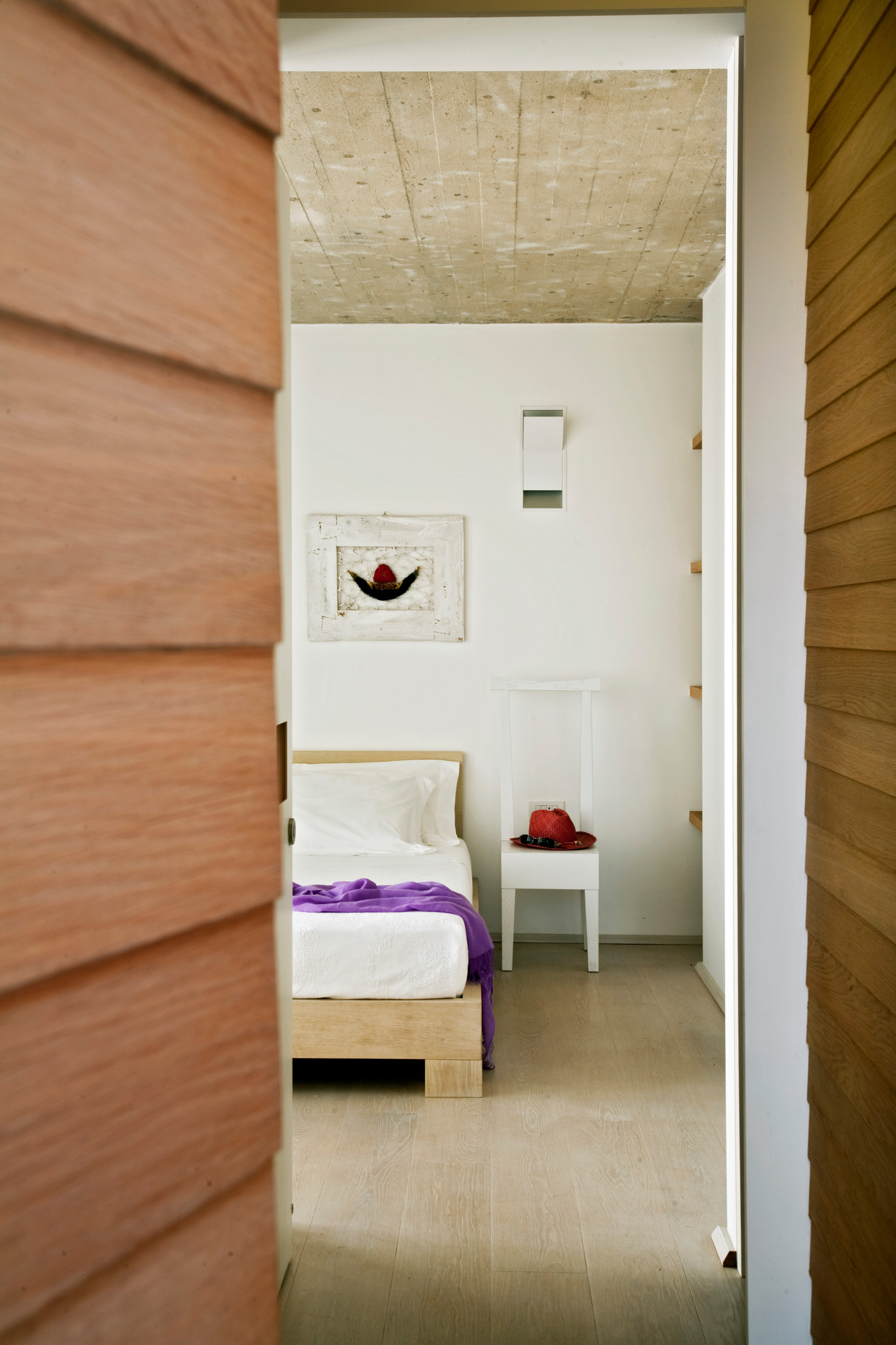 Houzz Италия: Вилла-невидимка на острове Сардиния, скрытая в зелени