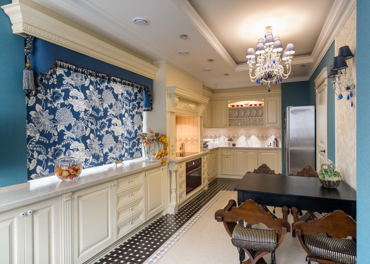 Светлая кухня