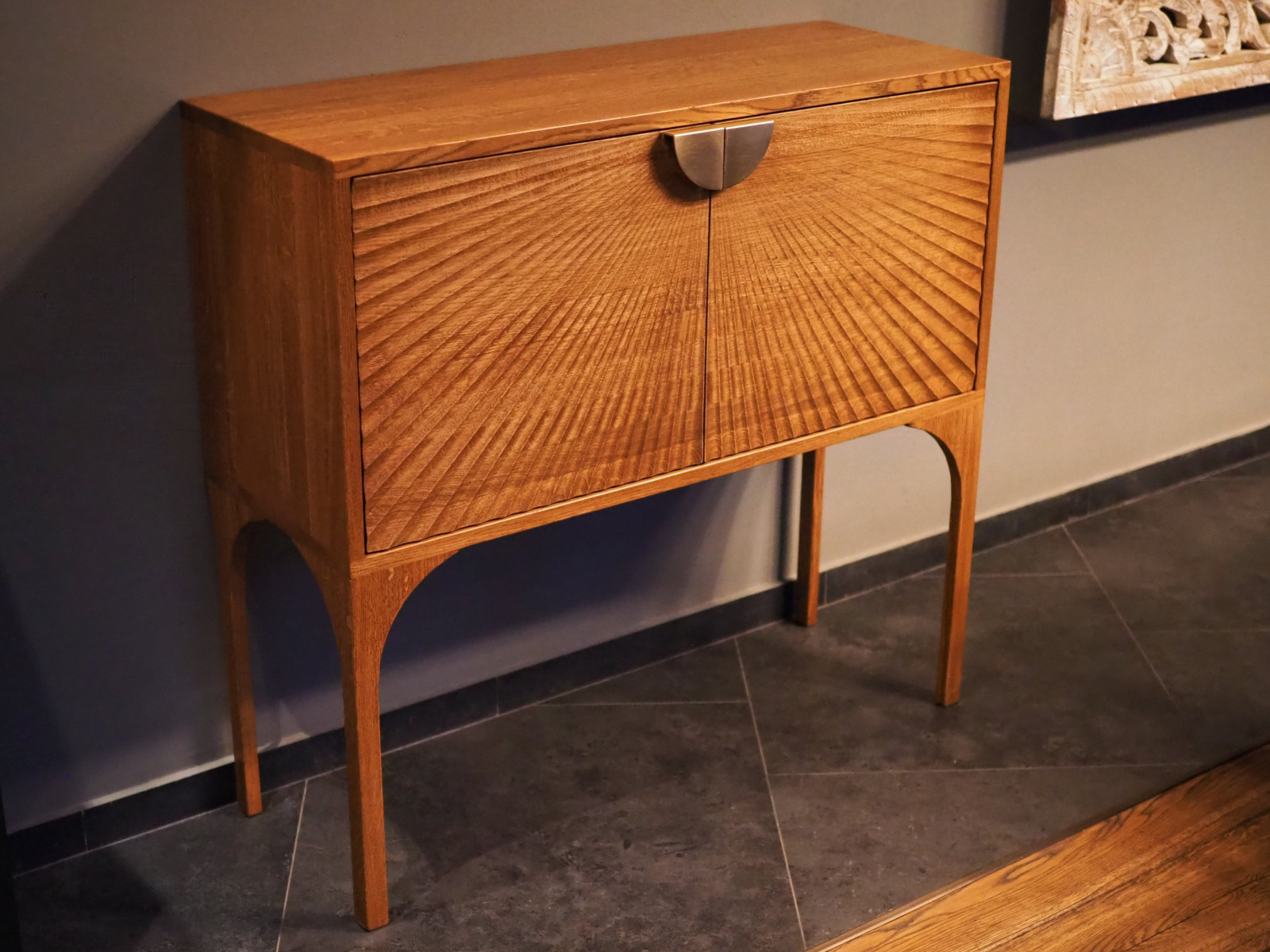 Тумбы и комоды