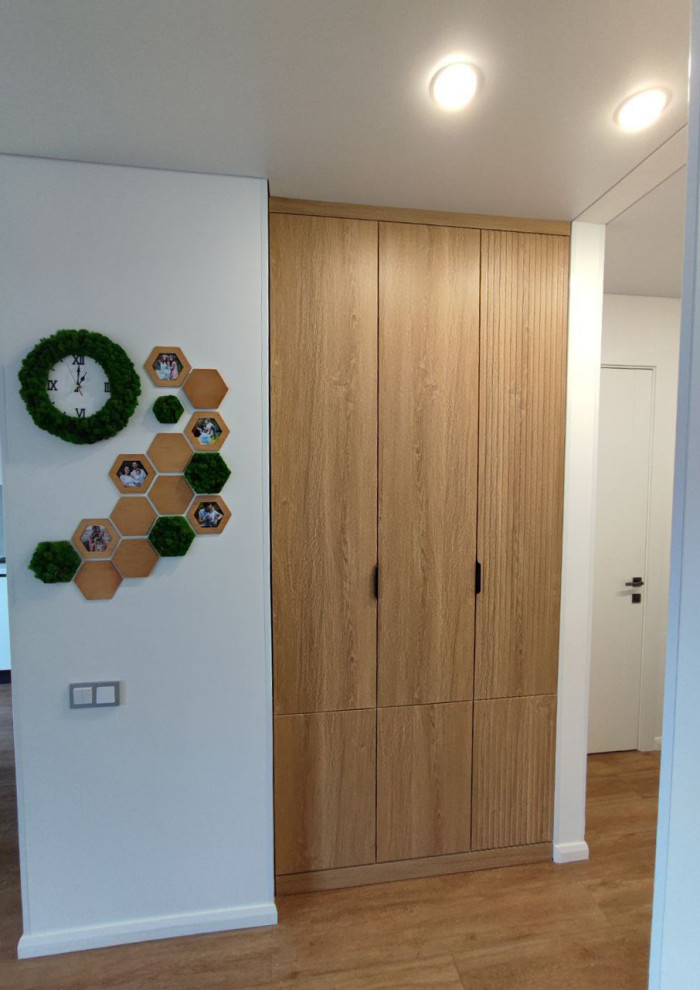 Встроенные распашные шкафы