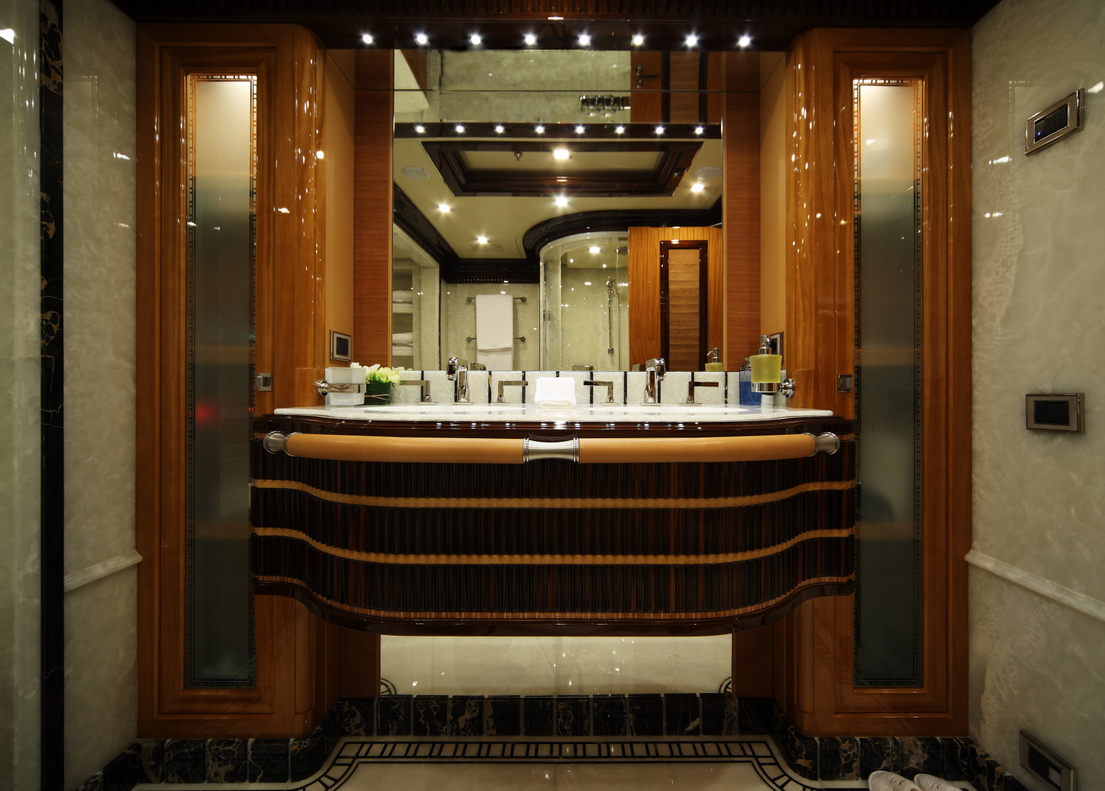 Проект яхты от итальянской компании RADICE