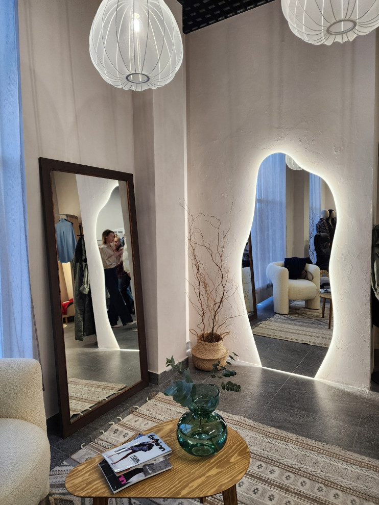 Обложка проекта: Шоу-рум одежды